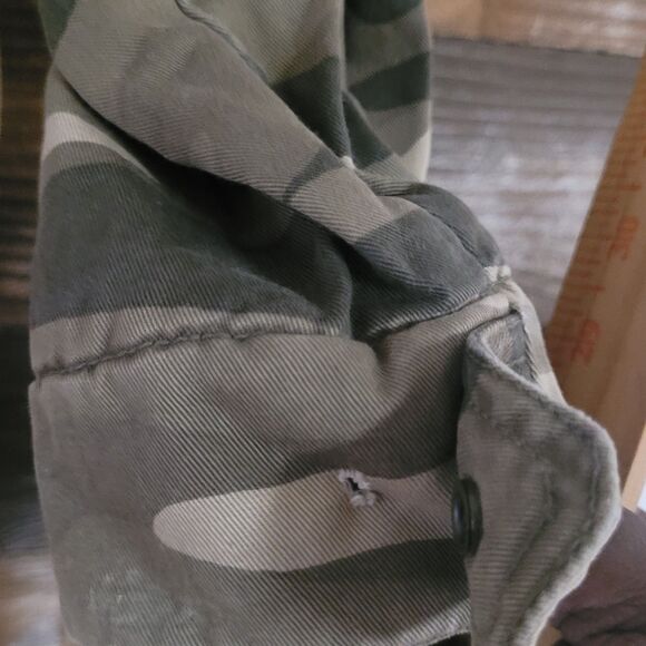 Vtg GAP Kids Camo Bomber Jacket Boys Size 6-7 Small Tan Brown Gray Lined Y2K - Picture 16 of 16